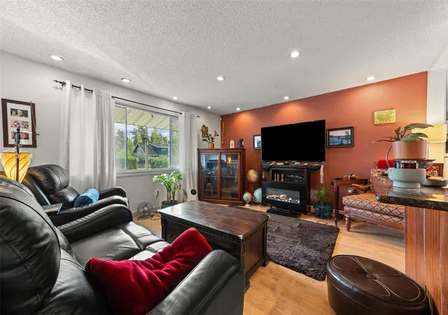 Photo 2 of Sale Pending at 4057 30th Avenue S, Seattle, WA 98108 | MLS# NWM2594799 | Listing updated on 2026-10-26