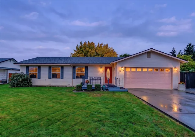 Single family home for sale at 1317 Welch Ave, Wenatchee, WA 98801 | MLS# NWM2594837