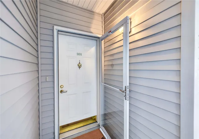 Photo 4 of Condo for sale at 22005 6th Avenue S #201, Des Moines, WA 98198 | MLS# NWM2594846 | Listing updated on 2026-10-18