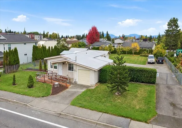 Photo 4 of Single family home for sale at 2379 E Section St, Mount Vernon, WA 98274 | MLS# NWM2594849 | Listing updated on 2026-10-17