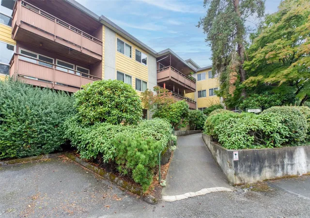 Photo 2 of Condo for sale at 13433 Roosevelt Way N #102, Seattle, WA 98133 | MLS# NWM2594856 | Listing updated on 2026-10-23