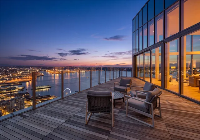 Condo for sale at 121 Stewart St #501, Seattle, WA 98101 | MLS# NWM2594867