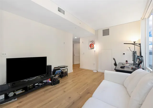 Photo 4 of Condo for sale at 121 Stewart St #501, Seattle, WA 98101 | MLS# NWM2594867 | Listing updated on 2026-10-22