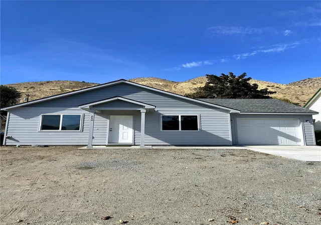 Photo 1 of Single family home for sale at 246 Beach St, Pateros, WA 98846 | MLS# NWM2594877 | Listing updated on 2026-10-16