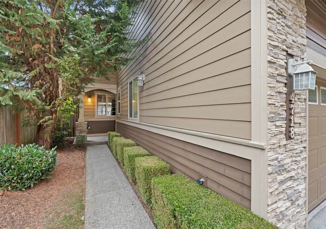Photo 2 of Single family home for sale at 4718 Helena Ave SE, Lacey, WA 98503 | MLS# NWM2594883 | Listing updated on 2026-10-18