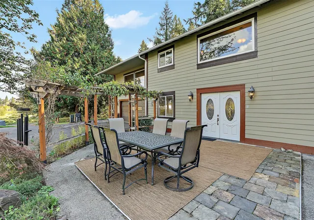 Photo 2 of Single family home for sale at 1312 12th Street Se, Puyallup, WA 98372 | MLS# NWM2594886 | Listing updated on 2026-10-26