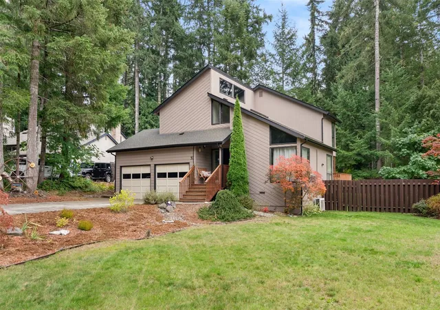 Photo 3 of Single family home for sale at 30 SE Shadowood Dr, Shelton, WA 98584 | MLS# NWM2594896 | Listing updated on 2026-10-18