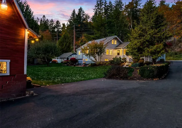 Photo 2 of Single family home for sale at 17929 SE May Valley Rd, Renton, WA 98059 | MLS# NWM2594905 | Listing updated on 2026-10-26