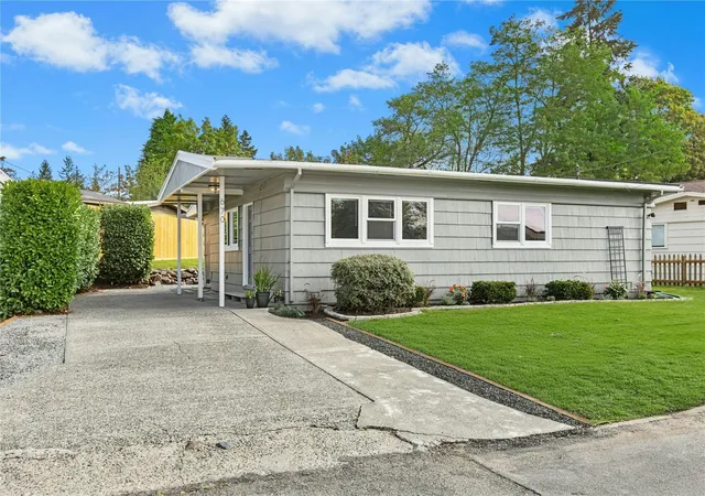 Photo 2 of Single family home for sale at 670 Dayton Ave Ne, Renton, WA 98056 | MLS# NWM2594932 | Listing updated on 2026-10-23