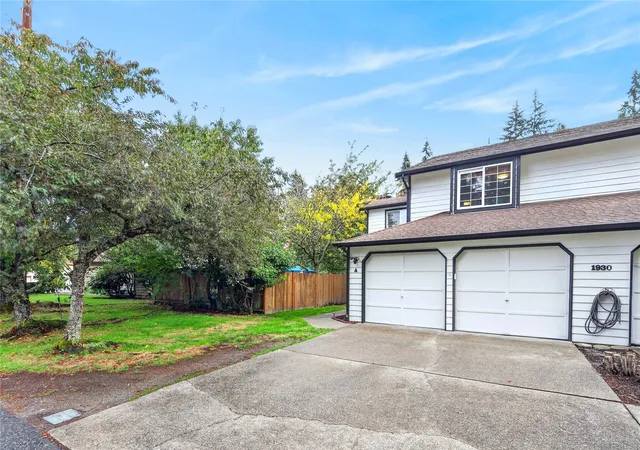 Photo 2 of Single family home for sale at 1930 W Cypress Way #A, Lynnwood, WA 98036 | MLS# NWM2594942 | Listing updated on 2026-10-16