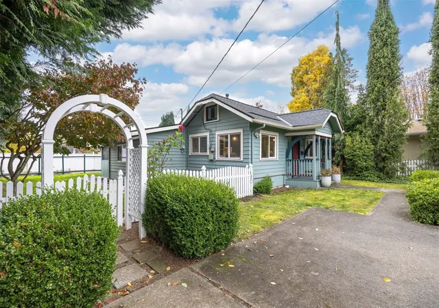 Photo 3 of Sale Pending at 521 Talcott St, Sedro Woolley, WA 98284 | MLS# NWM2594948 | Listing updated on 2026-10-28