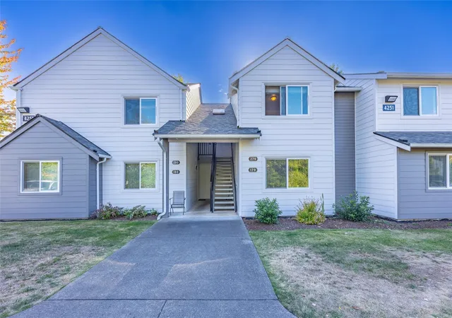 Condo for sale at 4251 Wintergreen Cir #279, Bellingham, WA 98226 | MLS# NWM2594950