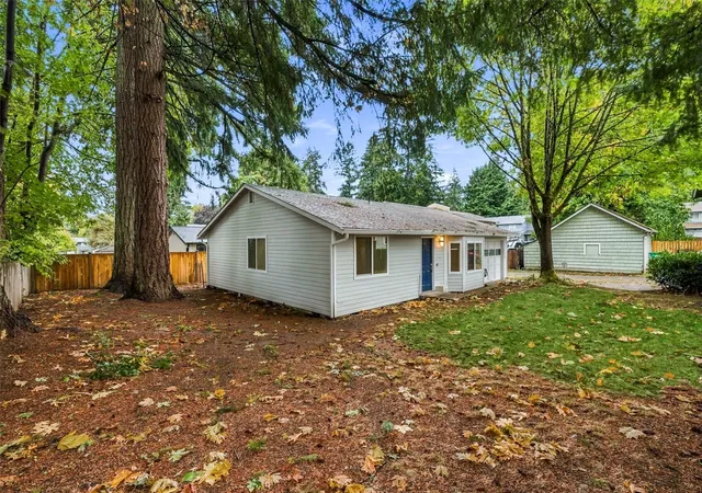Photo 2 of Single family home for sale at 2115 Conger Ave NW, Olympia, WA 98502 | MLS# NWM2594959 | Listing updated on 2026-10-16