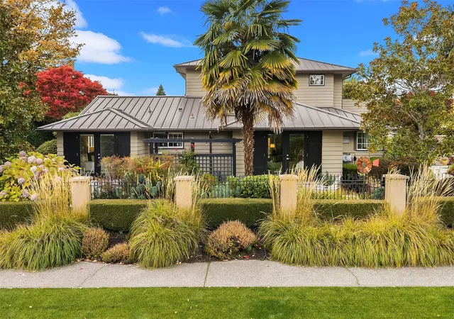 Photo 1 of Single family home for sale at 6630 NE Windermere Rd, Seattle, WA 98115 | MLS# NWM2594978 | Listing updated on 2026-10-29
