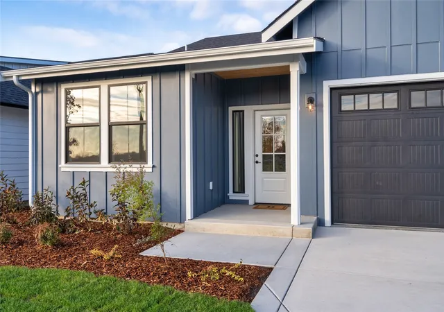 Photo 4 of Single family home for sale at 375 Polska St, Sedro Woolley, WA 98284 | MLS# NWM2594985 | Listing updated on 2026-10-19