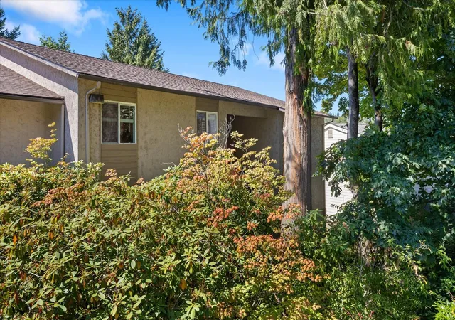 Photo 2 of Condo for sale at 11637 100th Avenue Ne #2C, Kirkland, WA 98034 | MLS# NWM2594987 | Listing updated on 2026-10-16