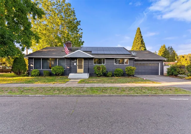 Photo 1 of Single family home for sale at 402 Pike St Ne, Auburn, WA 98002 | MLS# NWM2594989 | Listing updated on 2026-10-22