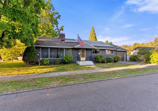 Photo 3 of Single family home for sale at 402 Pike St Ne, Auburn, WA 98002 | MLS# NWM2594989 | Listing updated on 2026-10-22