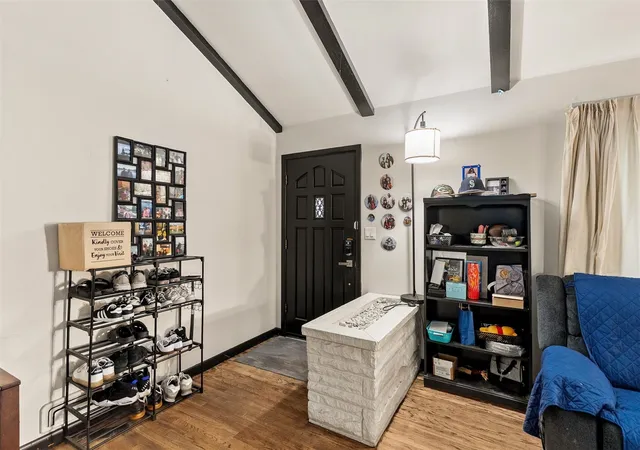 Photo 4 of Single family home for sale at 402 Pike St NE, Auburn, WA 98002 | MLS# NWM2594989 | Listing updated on 2026-10-22