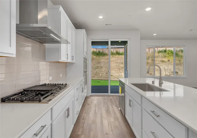 Photo 3 of Single family home for sale at 3915 Flt Top Dr, Bremerton, WA 98312 | MLS# NWM2595015 | Listing updated on 2026-10-18