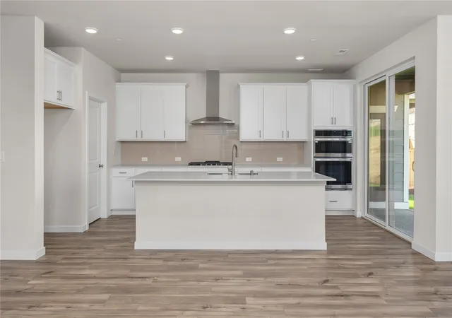 Photo 4 of Single family home for sale at 3915 Flt Top Dr, Bremerton, WA 98312 | MLS# NWM2595015 | Listing updated on 2026-10-18