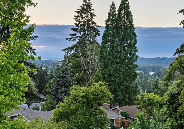 Photo 1 of Single family home for sale at 1531 Vista Dr, Puyallup, WA 98372 | MLS# NWM2595021 | Listing updated on 2026-10-24