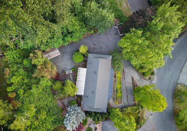 Photo 2 of Single family home for sale at 1531 Vista Dr, Puyallup, WA 98372 | MLS# NWM2595021 | Listing updated on 2026-10-24