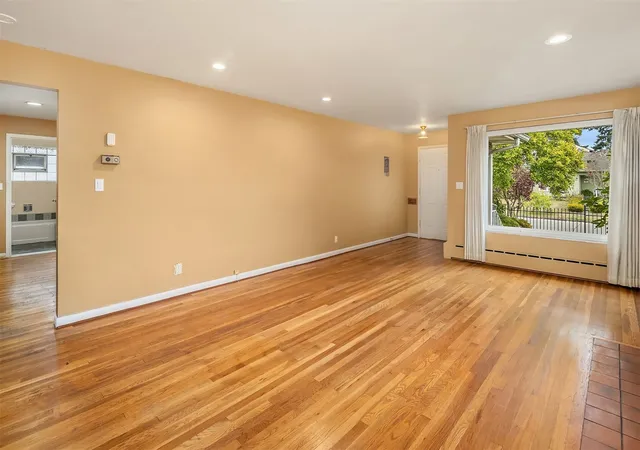 Photo 4 of Single family home for sale at 1710 Baker Ave, Everett, WA 98201 | MLS# NWM2595027 | Listing updated on 2026-10-21