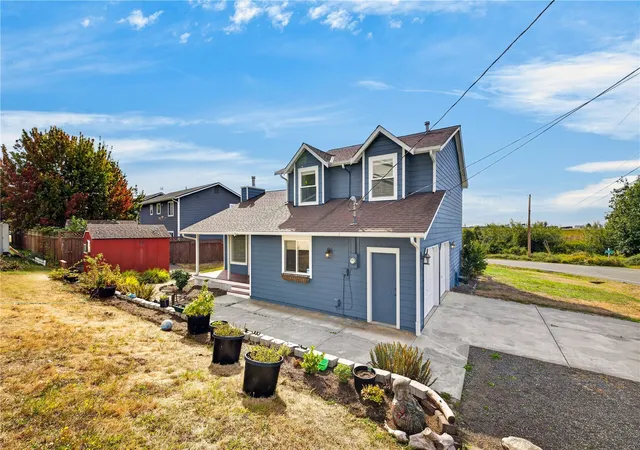 Photo 1 of Single family home for sale at 1099 Koenig Ln, Coupeville, WA 98239 | MLS# NWM2595034 | Listing updated on 2026-10-16