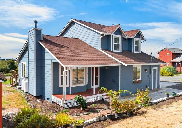 Photo 2 of Single family home for sale at 1099 Koenig Ln, Coupeville, WA 98239 | MLS# NWM2595034 | Listing updated on 2026-10-16