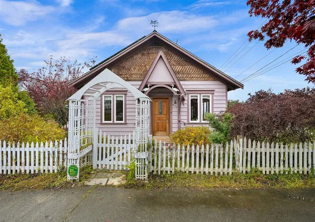 Photo 3 of Single family home for sale at 800 12th Street, Bellingham, WA 98225 | MLS# NWM2595053 | Listing updated on 2026-10-29