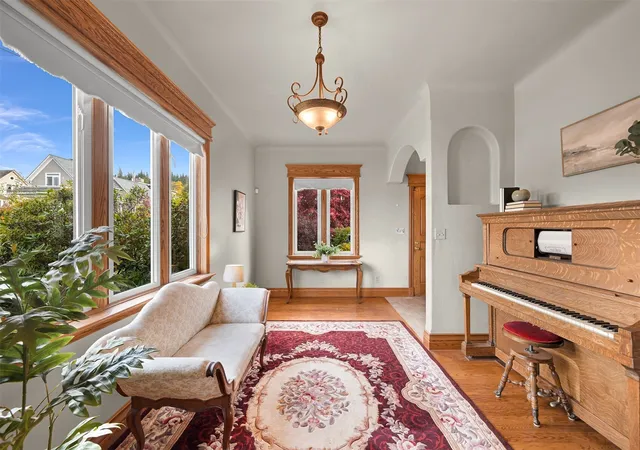 Photo 4 of Single family home for sale at 800 12th Street, Bellingham, WA 98225 | MLS# NWM2595053 | Listing updated on 2026-10-29