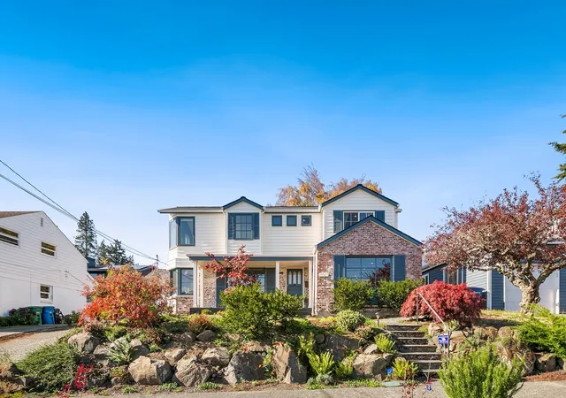 Photo 2 of Single family home for sale at 3027 38th Avenue W, Seattle, WA 98199 | MLS# NWM2595066 | Listing updated on 2026-10-28