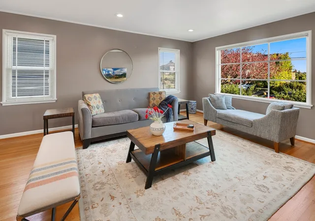 Photo 4 of Single family home for sale at 3027 38th Avenue W, Seattle, WA 98199 | MLS# NWM2595066 | Listing updated on 2026-10-28