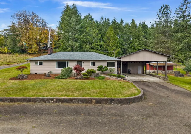Single family home for sale at 602 Harrison St N, Raymond, WA 98577 | MLS# NWM2595082