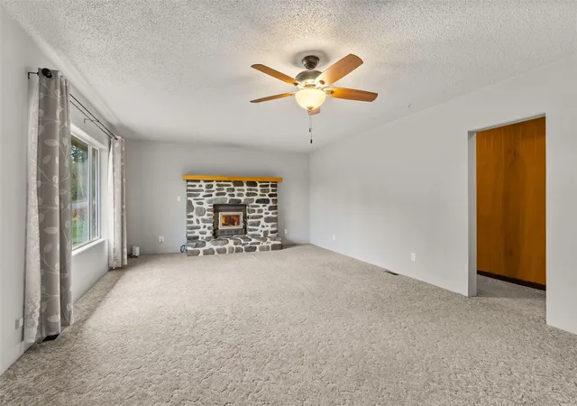Photo 4 of Single family home for sale at 602 Harrison St N, Raymond, WA 98577 | MLS# NWM2595082 | Listing updated on 2026-10-17