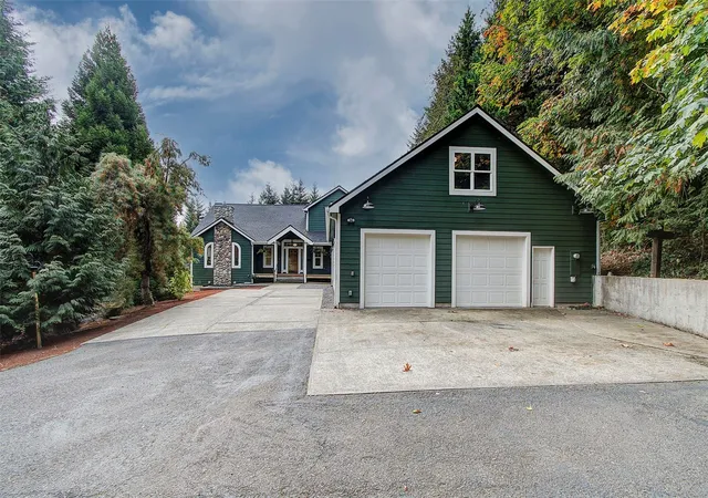 Photo 3 of Single family home for sale at 232 Timberwood Dr, Castle Rock, WA 98611 | MLS# NWM2595092 | Listing updated on 2026-10-22