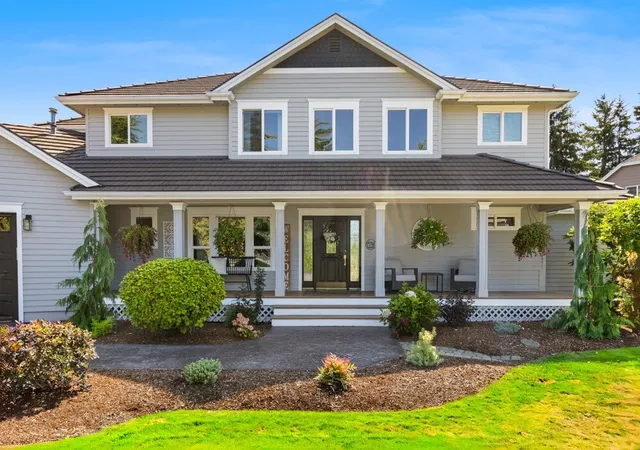 Photo 3 of Single family home for sale at 831 21st Street Nw, Puyallup, WA 98371 | MLS# NWM2595106 | Listing updated on 2026-10-26