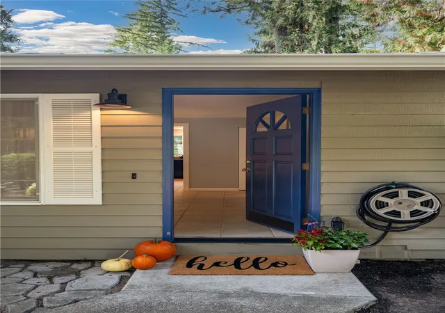 Photo 2 of Sale Pending at 11223 320th Avenue Ne, Carnation, WA 98014 | MLS# NWM2595148 | Listing updated on 2026-10-19