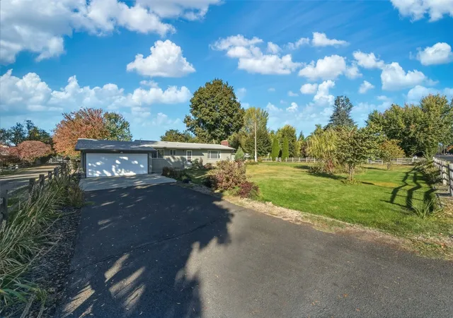 Photo 2 of Single family home for sale at 2222 School Ave, Walla Walla, WA 99362 | MLS# NWM2595175 | Listing updated on 2026-10-17