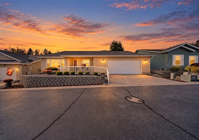 Photo 1 of Single family home for sale at 1837 Heritage Dr, Wenatchee, WA 98801 | MLS# NWM2595177 | Listing updated on 2026-10-20