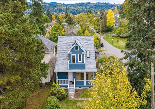 Photo 3 of Single family home for sale at 1000 Jersey St #A & B, Bellingham, WA 98225 | MLS# NWM2595179 | Listing updated on 2026-10-18
