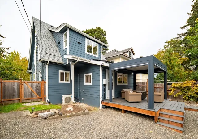 Photo 4 of Single family home for sale at 1000 Jersey St #A & B, Bellingham, WA 98225 | MLS# NWM2595179 | Listing updated on 2026-10-18