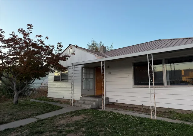 Photo 1 of Single family home for sale at 1557 1st Street Se, East Wenatchee, WA 98802 | MLS# NWM2595191 | Listing updated on 2026-10-18