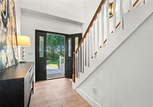 Photo 4 of Single family home for sale at 9505 Occidental Rd, Yakima, WA 98903 | MLS# NWM2595198 | Listing updated on 2026-10-23