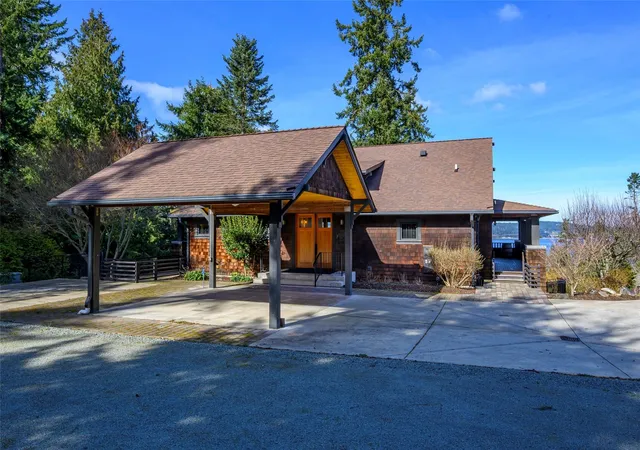 Photo 2 of Single family home for sale at 631 Maple Hts Rd, Camano Island, WA 98282 | MLS# NWM2595235 | Listing updated on 2026-10-24