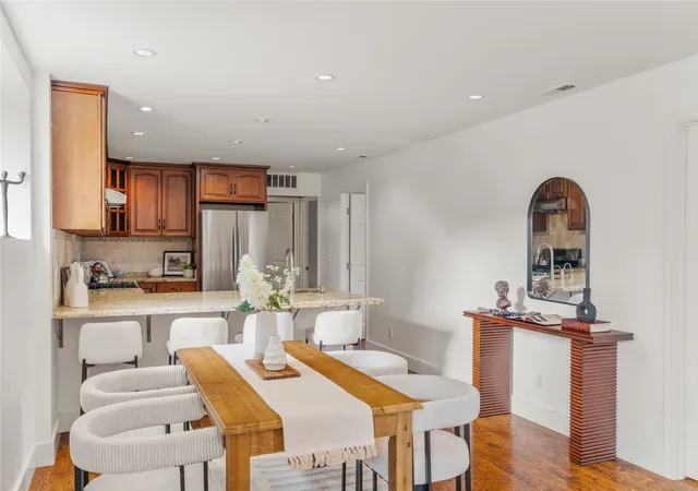 Photo 2 of Single family home for sale at 1543 15th Avenue S, Seattle, WA 98144 | MLS# NWM2595255 | Listing updated on 2026-10-19