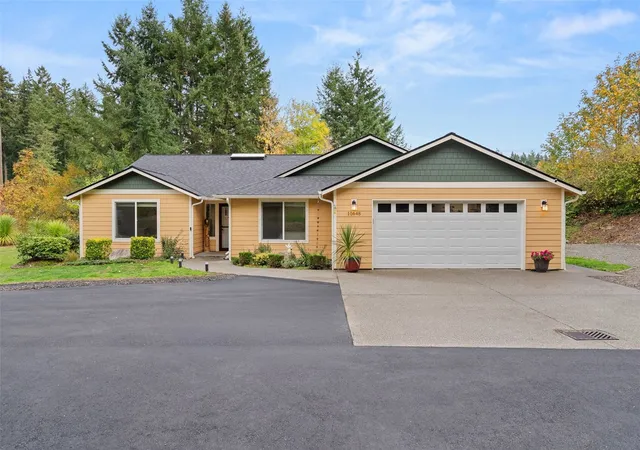 Photo 3 of Single family home for sale at 10648 Stedman Rd SE, Olympia, WA 98513 | MLS# NWM2595269 | Listing updated on 2026-10-21