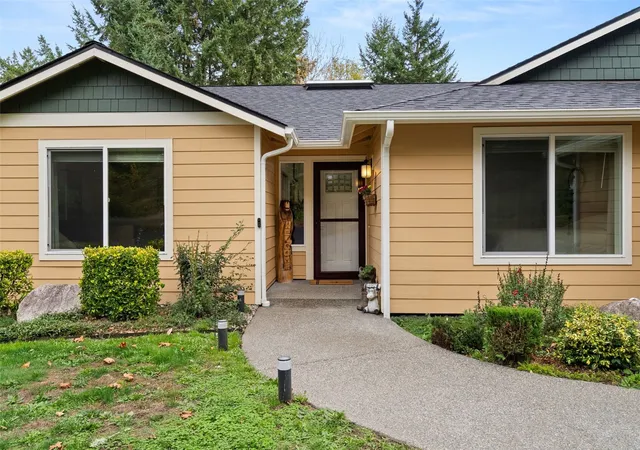 Photo 4 of Single family home for sale at 10648 Stedman Rd SE, Olympia, WA 98513 | MLS# NWM2595269 | Listing updated on 2026-10-21