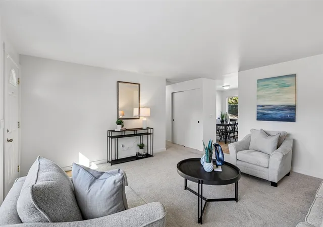 Photo 4 of Single family home for sale at 20731 54th Avenue W, Lynnwood, WA 98036 | MLS# NWM2595273 | Listing updated on 2026-10-24